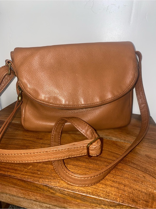 HOBO Handbags - HOBO Fern Messenger Crossbody Bag